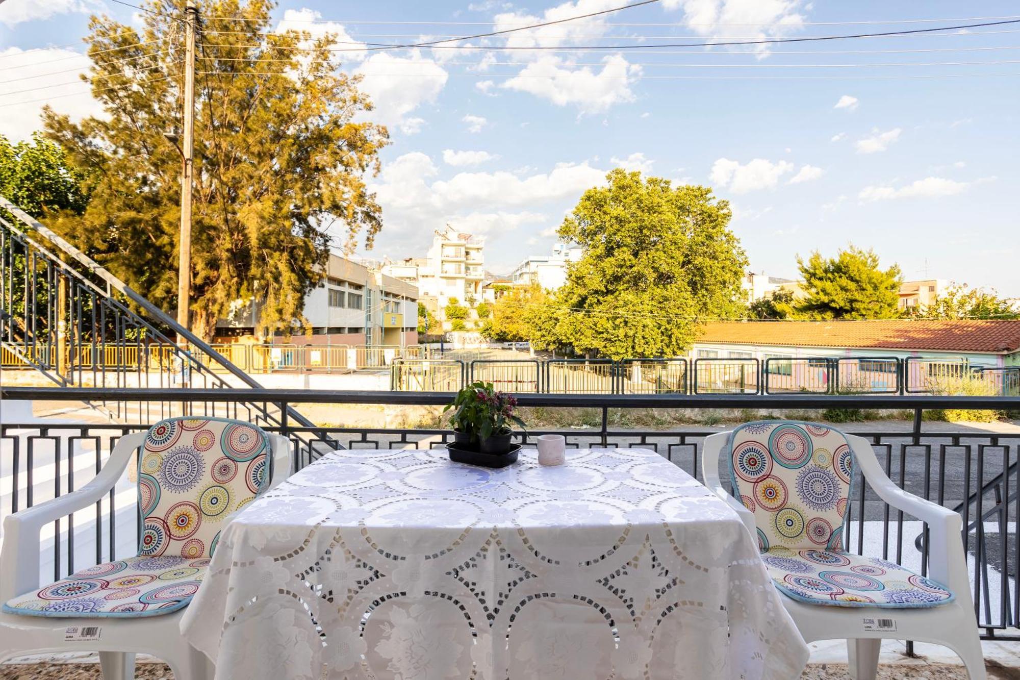 Kalamata'S Sunny Retreat Near The Historic Center 外观 照片