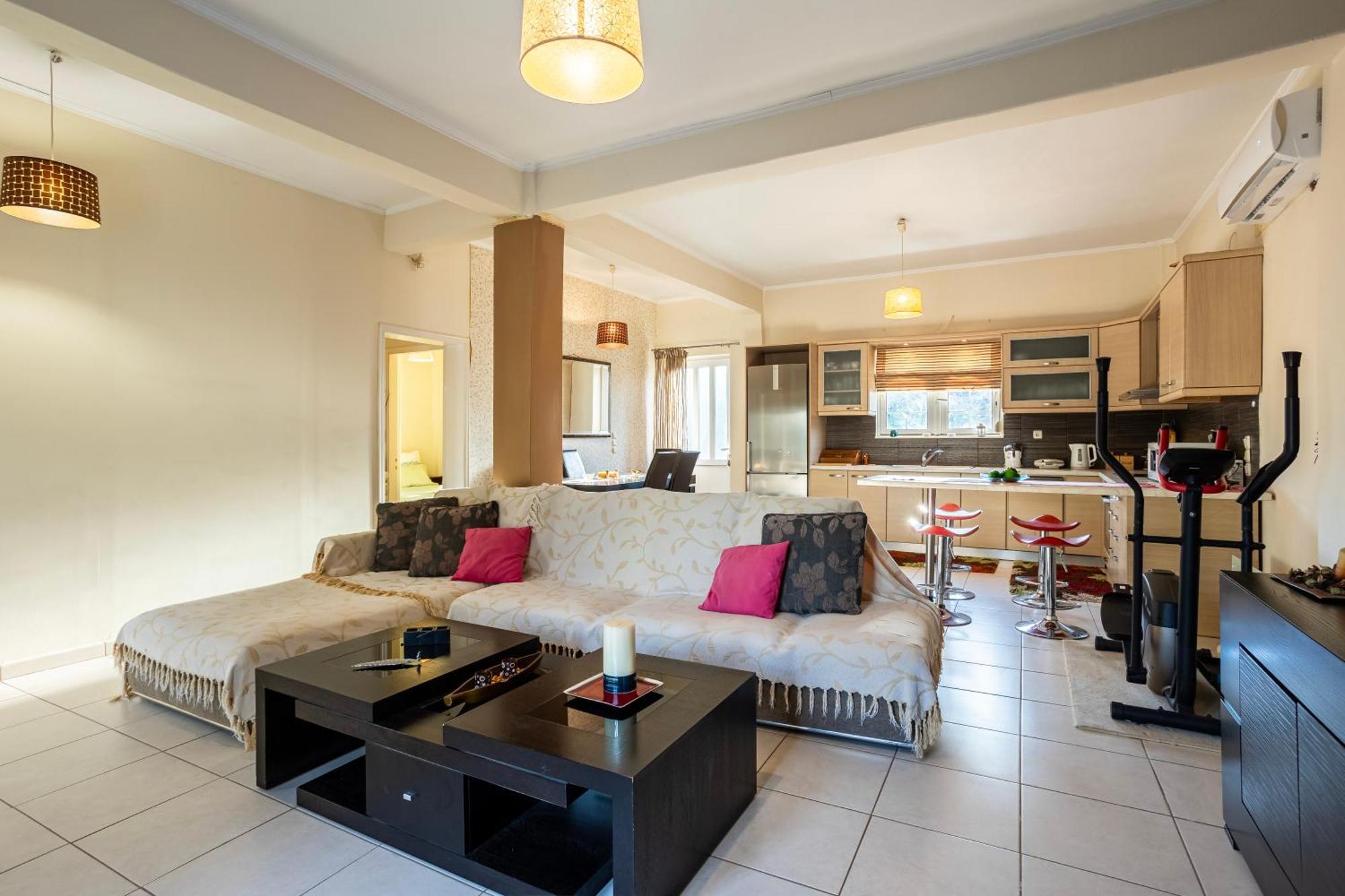 Kalamata'S Sunny Retreat Near The Historic Center 外观 照片