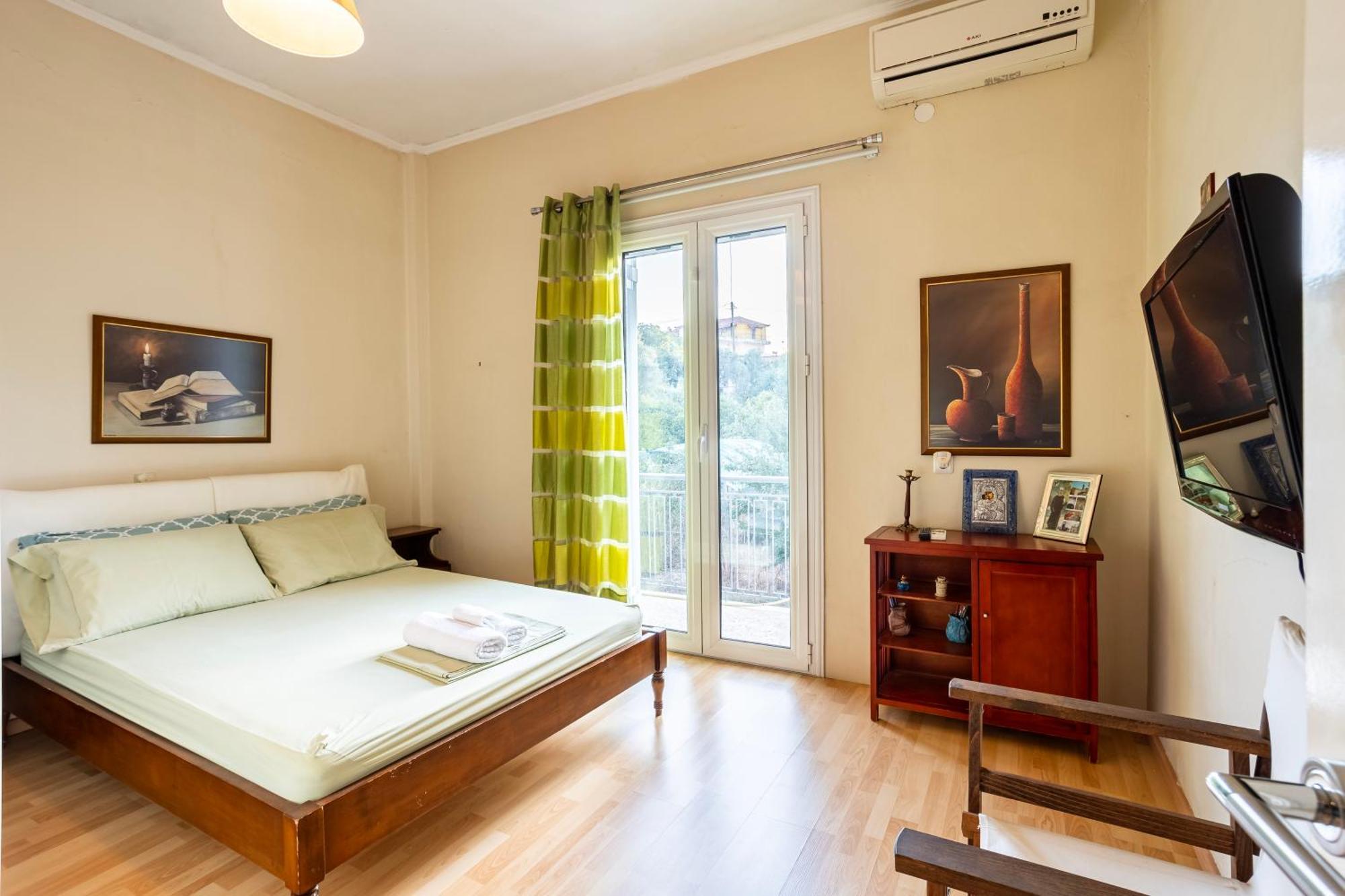 Kalamata'S Sunny Retreat Near The Historic Center 外观 照片
