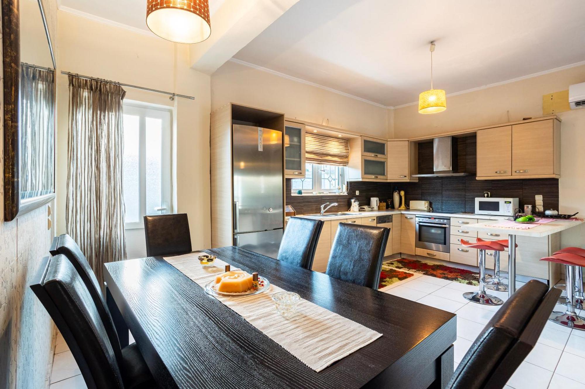 Kalamata'S Sunny Retreat Near The Historic Center 外观 照片
